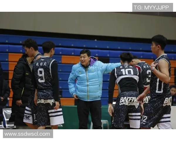 南京篮球队奋勇拼搏的传奇之路与锦标赛的辉煌成就