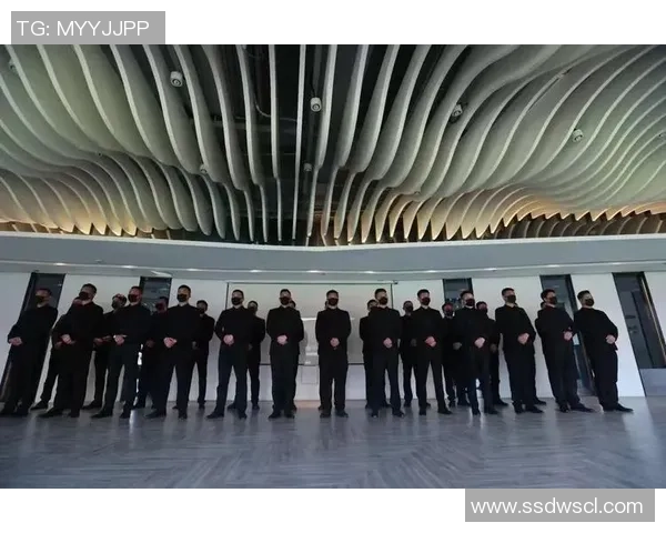 足球明星的保镖:在荣耀与危机之间的守护之旅 足球明星的保镖:在荣耀与危机之间的守护之旅